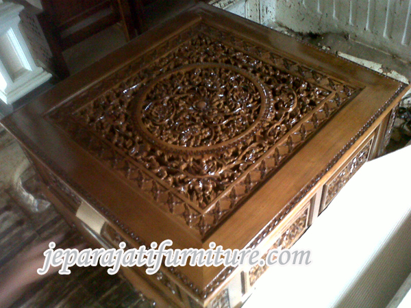 Meja Kopi Ukir