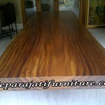 Meja Kayu Besar