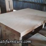 Meja Makan Trembesi Kotak