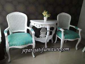 Kursi Teras Rococo Duco Putih